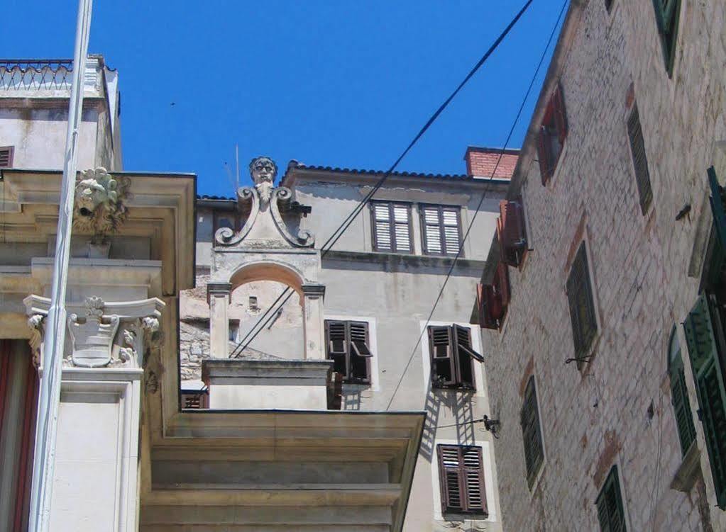 Apartment Sibenik Johnny'S Place Ngoại thất bức ảnh